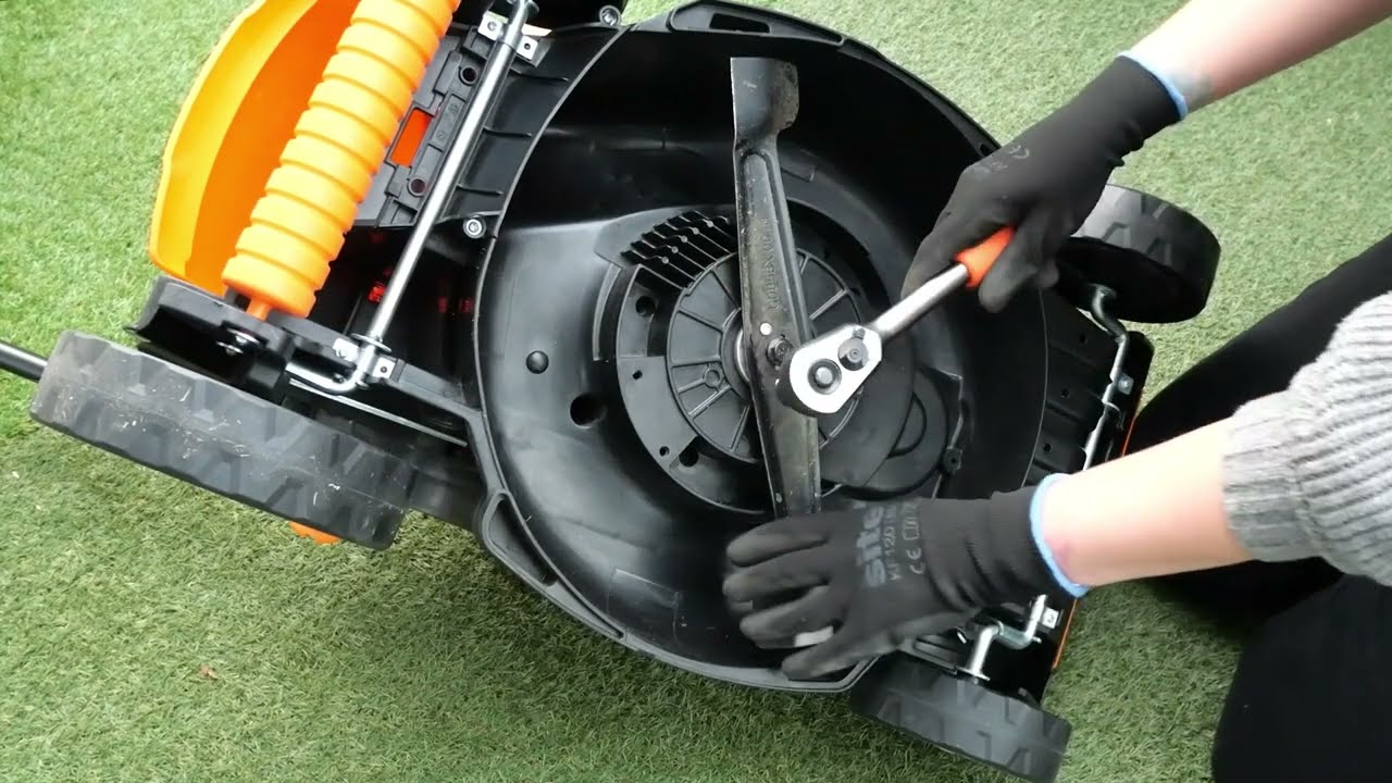 Rasenmähermesser wechseln: Schritt-für-Schritt-Anleitung für alle Mäher-Typen