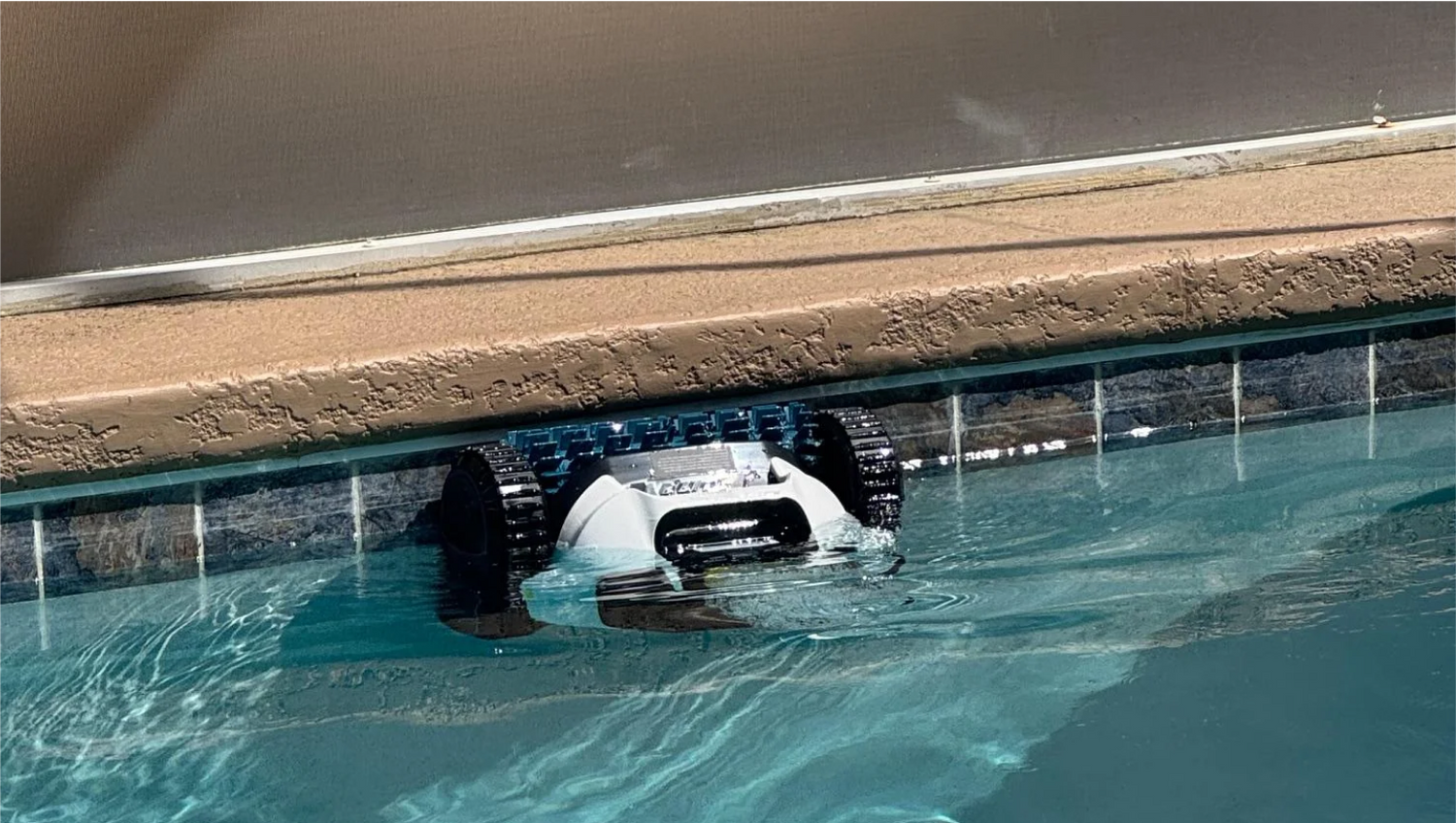 So finden Sie den besten Poolroboter: Kaufberatung 2025