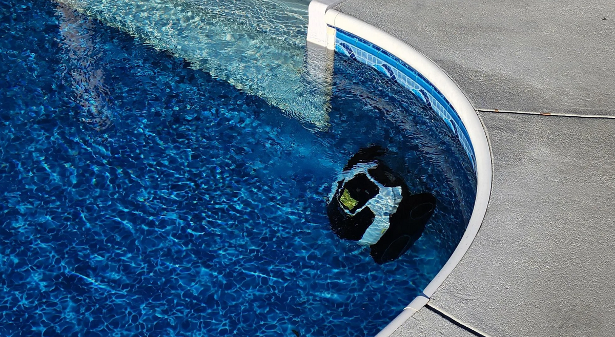 Poolroboter Akku vs. Kabel: Welche Variante ist die bessere Wahl? (2026)