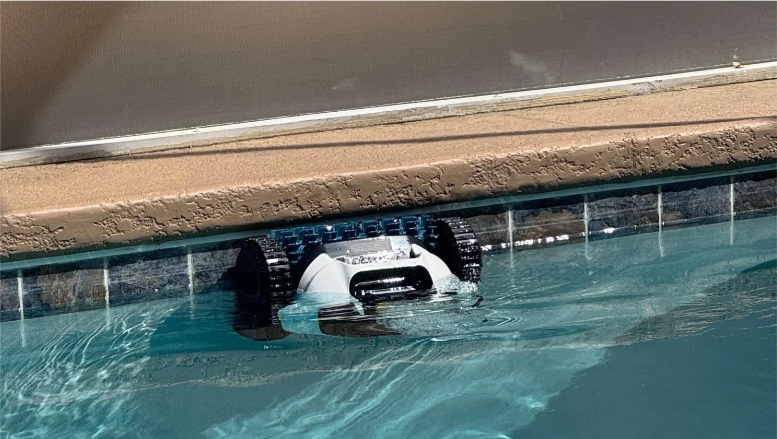 So finden Sie den besten Poolroboter: Kaufberatung 2025