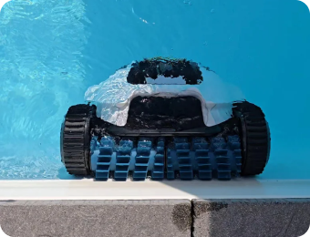 Poolroboter  vs. Poolsauger: Welcher Poolreiniger ist besser?