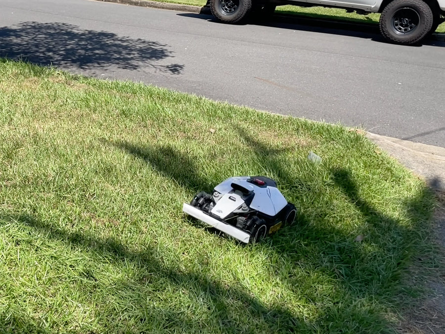 MAMMOTION mower shown at an event